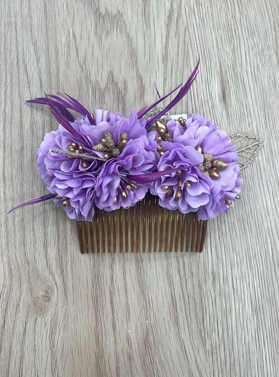 peinecillos de flores malva
