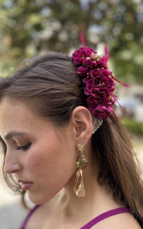 peinecillo de flores en color buganvilla para el pelo