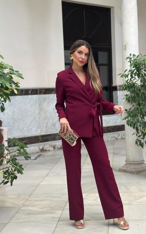 Traje pantalón Montreal burdeos