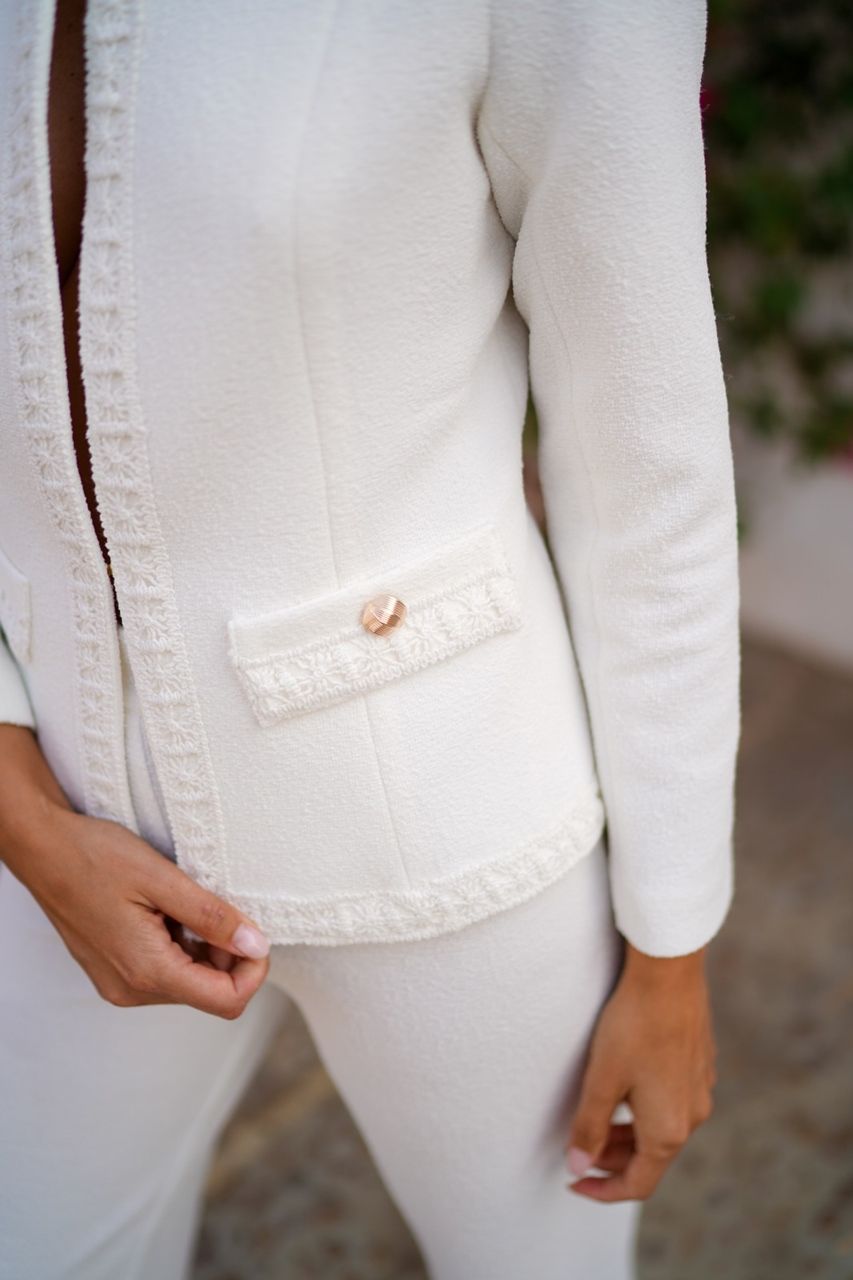 Traje pantalón Chanel blanco - Imagen 3