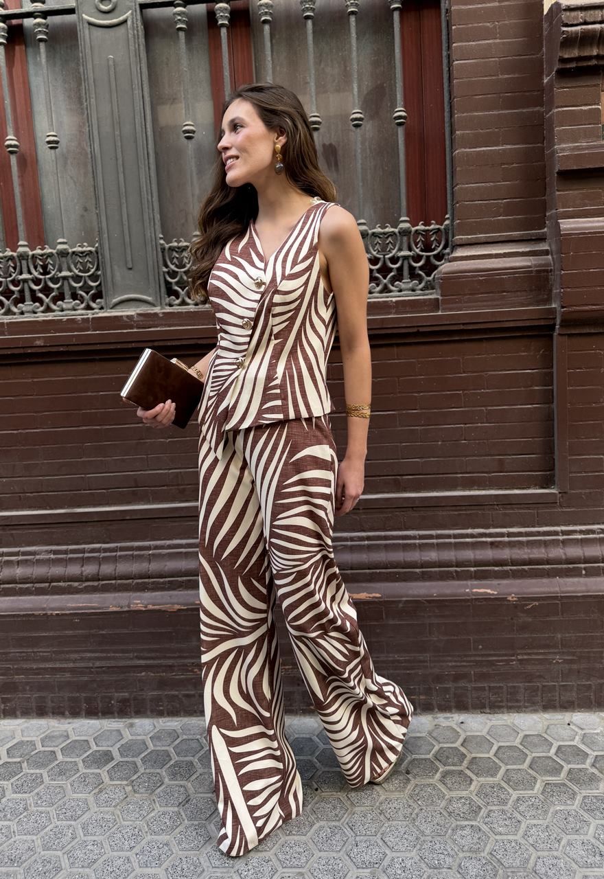 conjunto de pantalón y chaleco en tejido lino para invitadas
