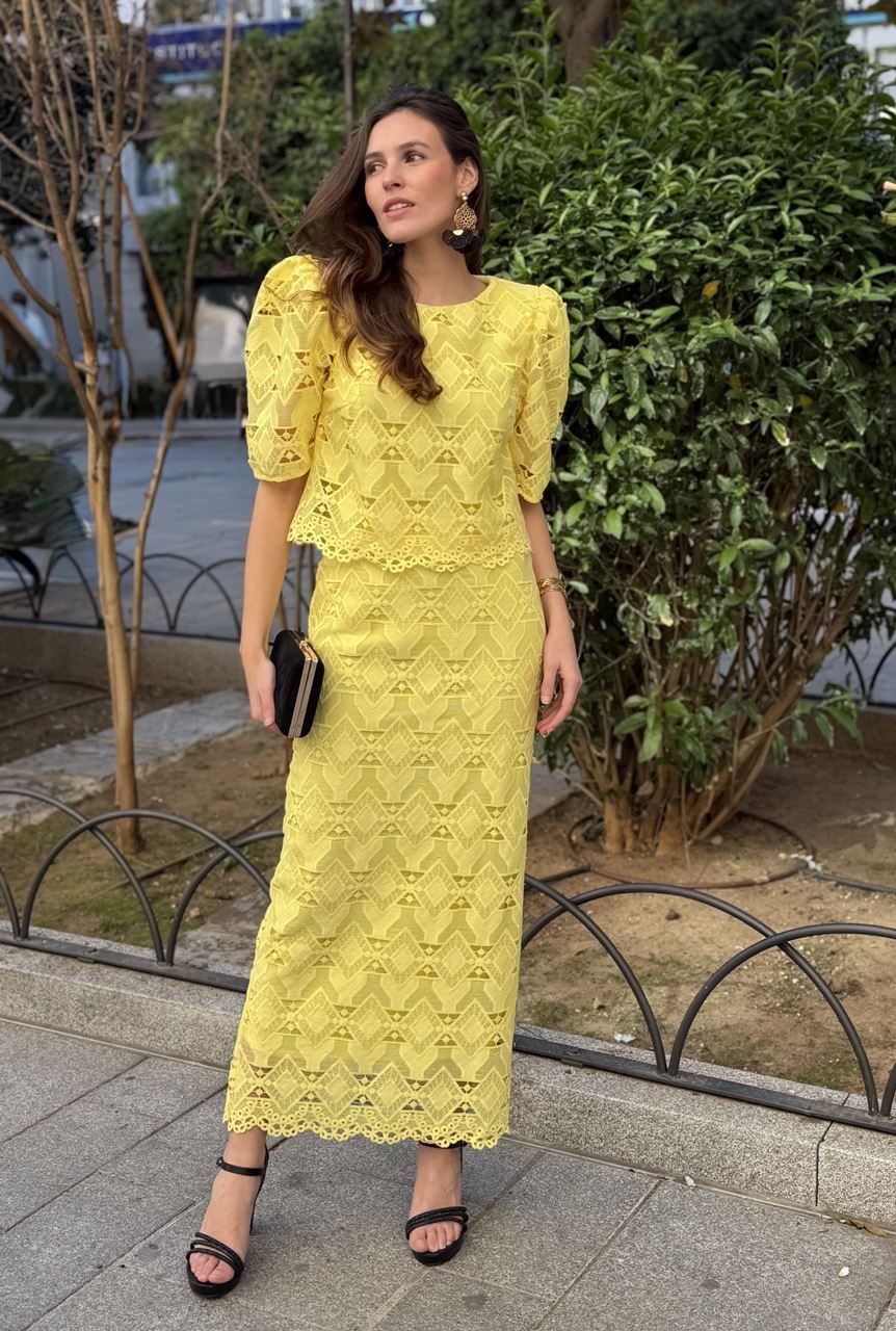 vestido-blanco-guipur-novia-comunion Vestido amarillo en guipur para invitada a bodas