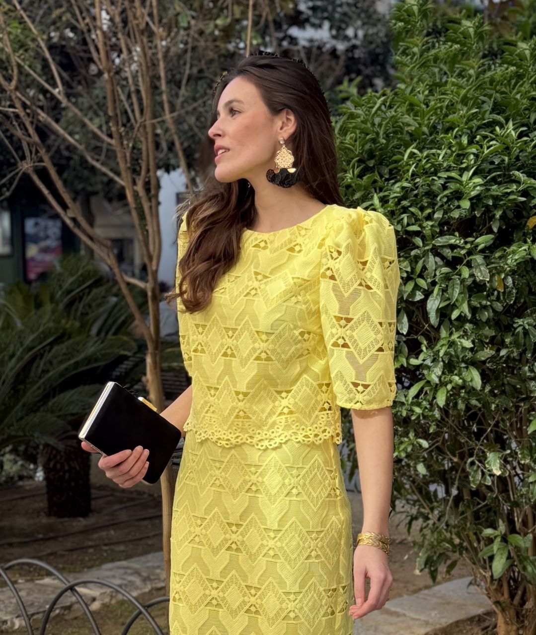 Vestido amarillo en guipur para invitada a bodas y comuniones