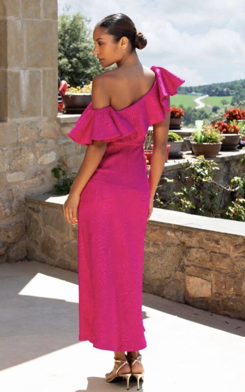 vestido para invitada en jacquard fucsia