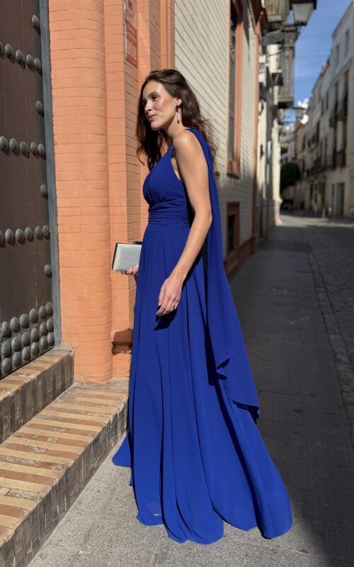 vestido largo con capa en azul tinta para graduaciones y bodas