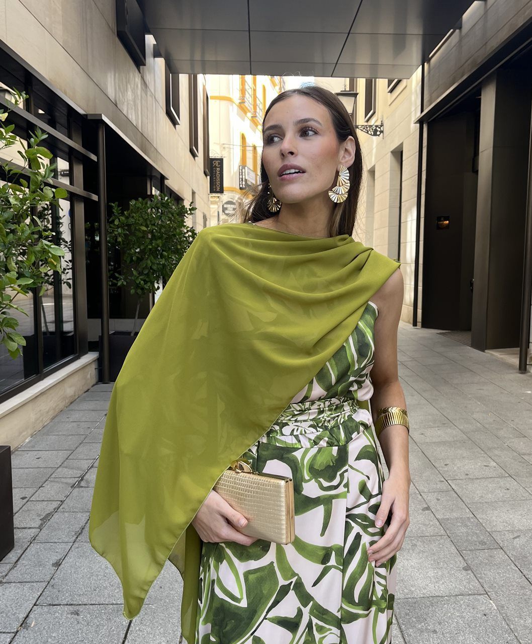 capa-gasa-verde-oliva-tuareg-modas