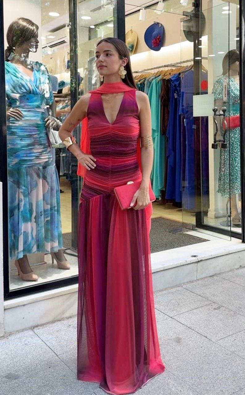 vestido largo en tul estampado de rayas para invitadas a bodas