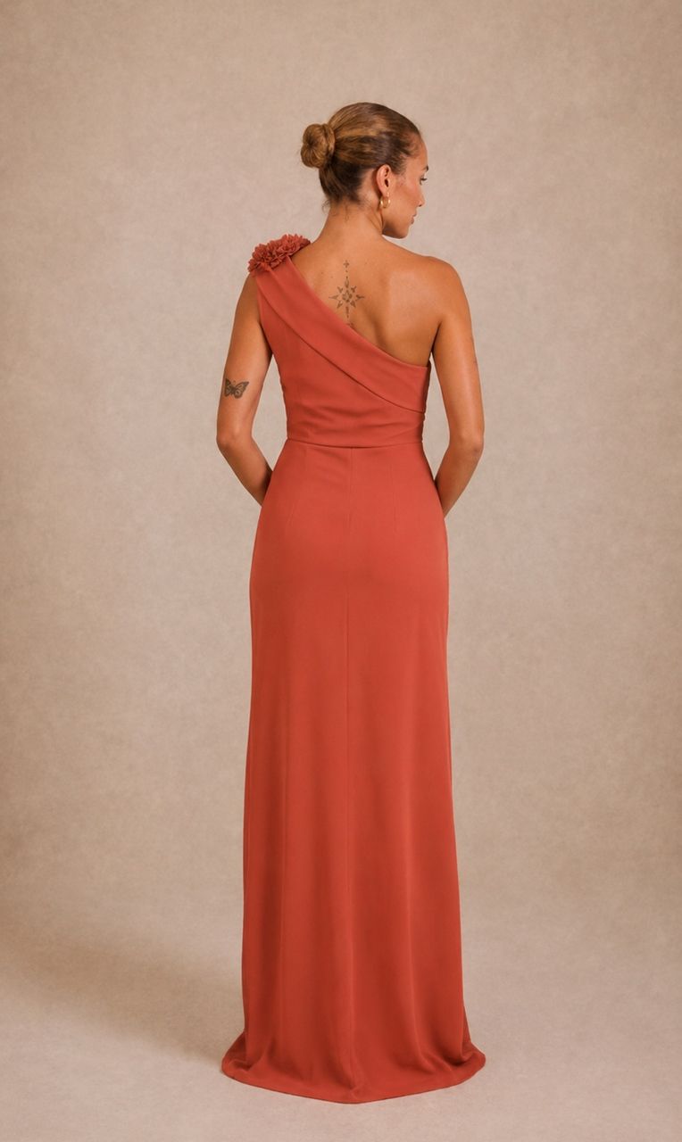 vestido largo asimétrico en color teja para invitadas a bodas y graduaciones