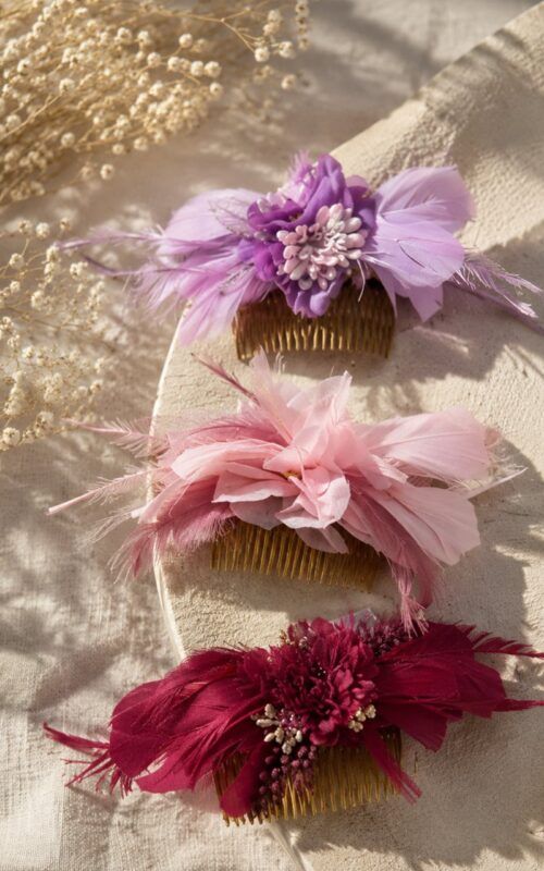 peinecillos artesanales de flores para invitadas