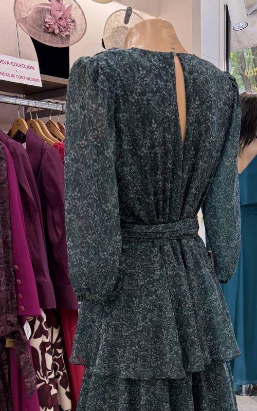 vestido volantes de gasa estampada en verde botella para invitadas