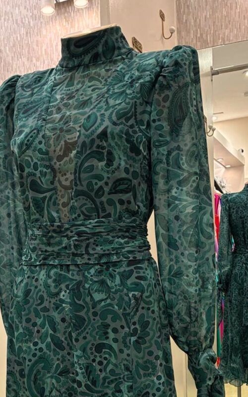 vestido estampado verde botella en gasa para invitadas