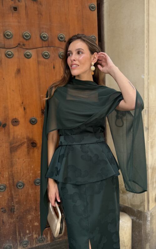 vestido midi con peplum para invitadas