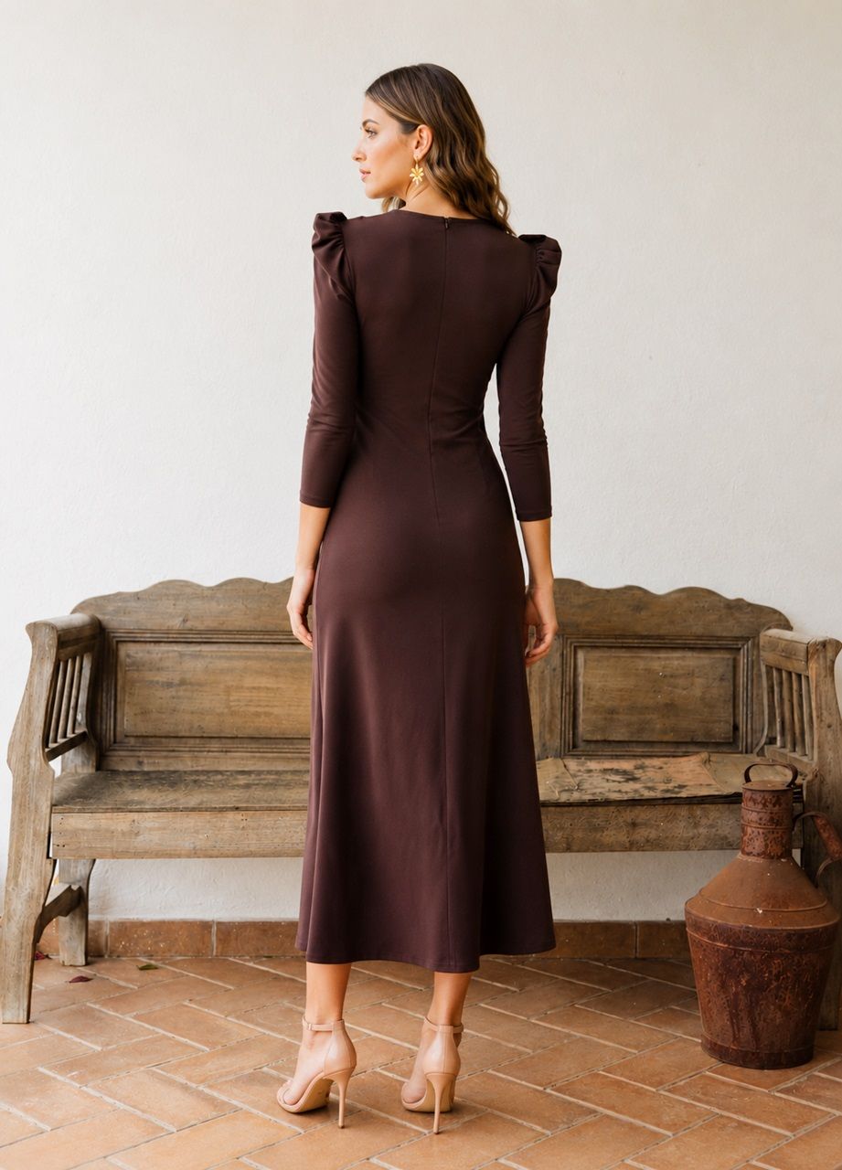 vestido marrón en punto de seda para invitadas