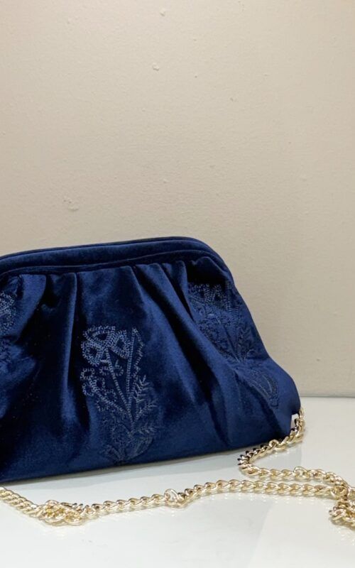 Bolso azul de terciopelo para eventos