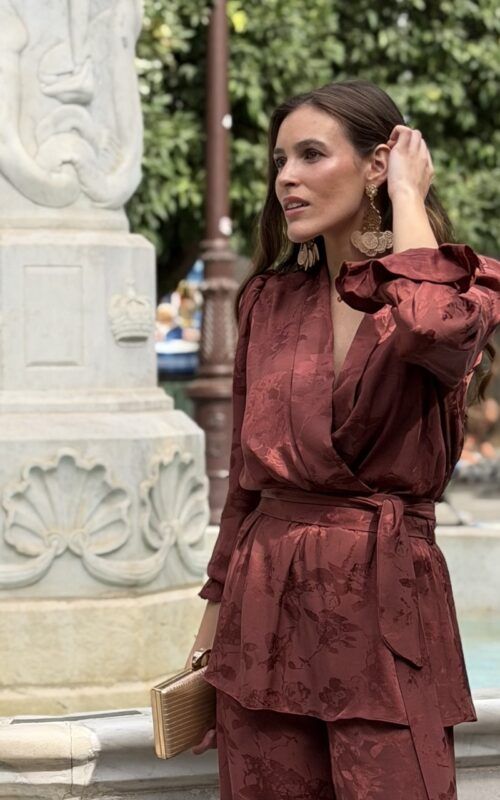 conjunto terracota de pantalón y chaqueta fluida para bodas y eventos