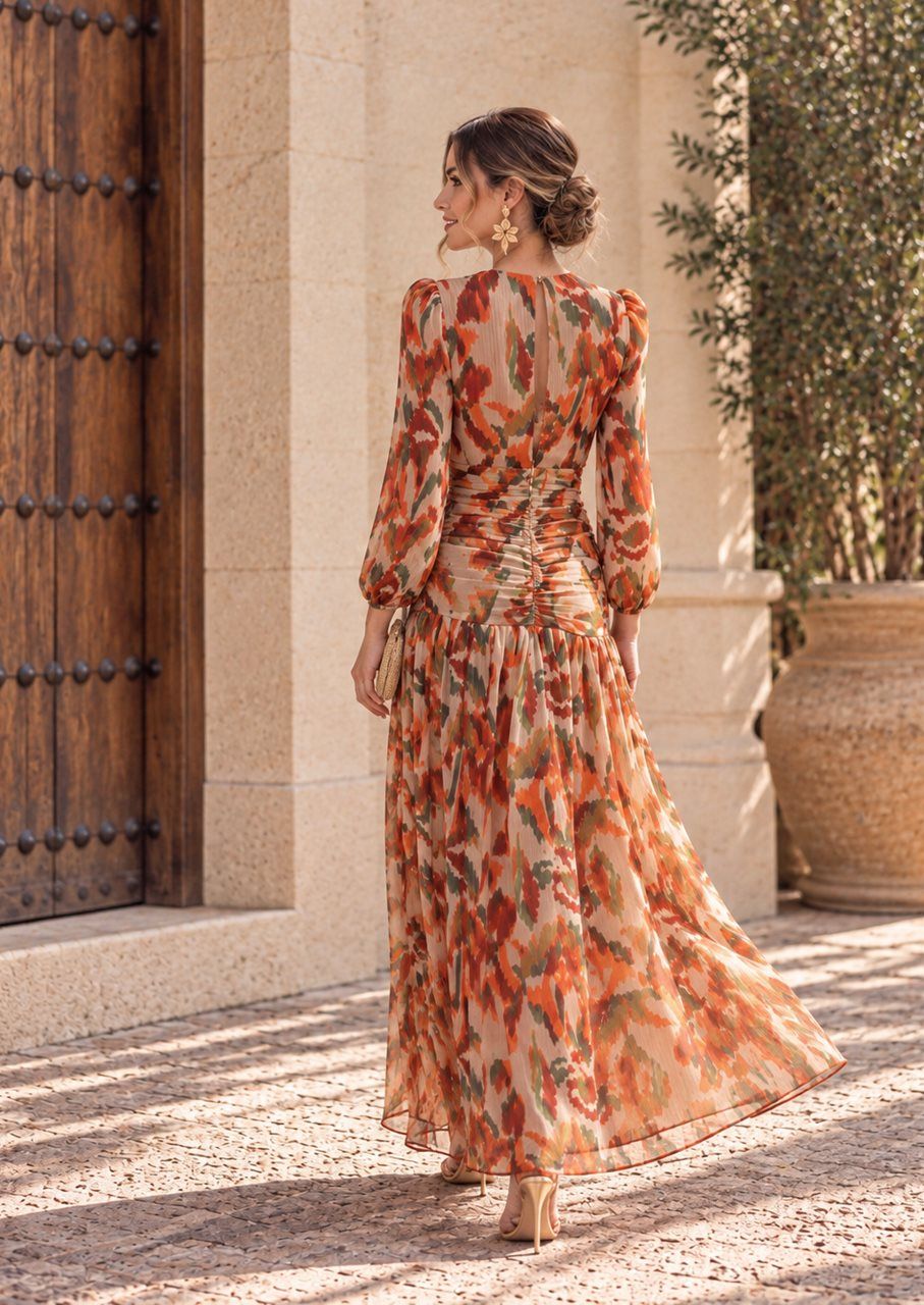 vestido de gasa estampado tonos teja y naranja para invitadas