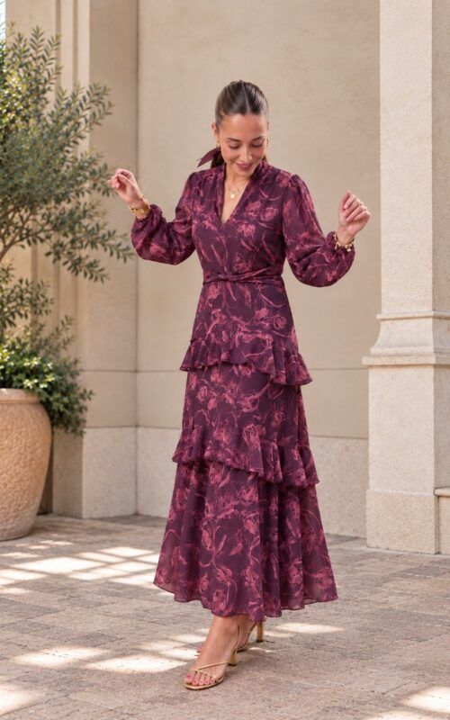 vestido en gasa estampada berenjena para invitadas