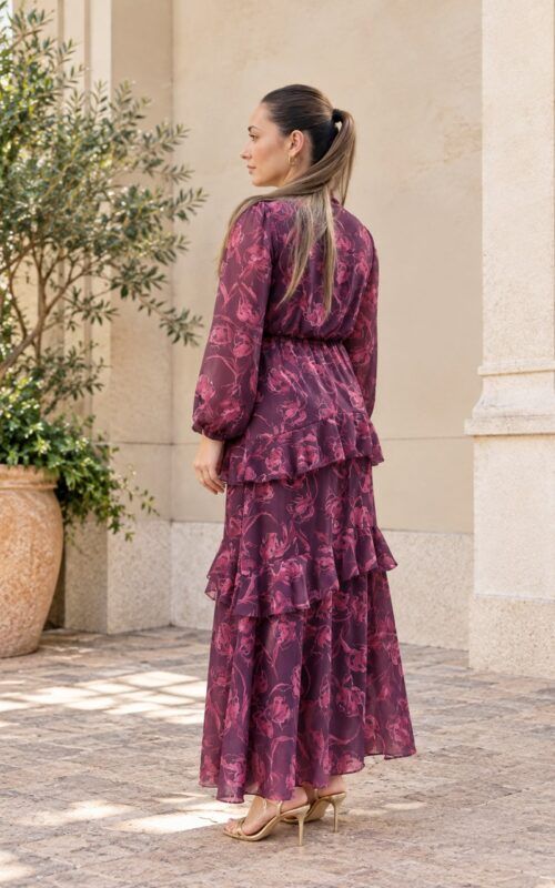 vestido en gasa estampada berenjena para invitadas
