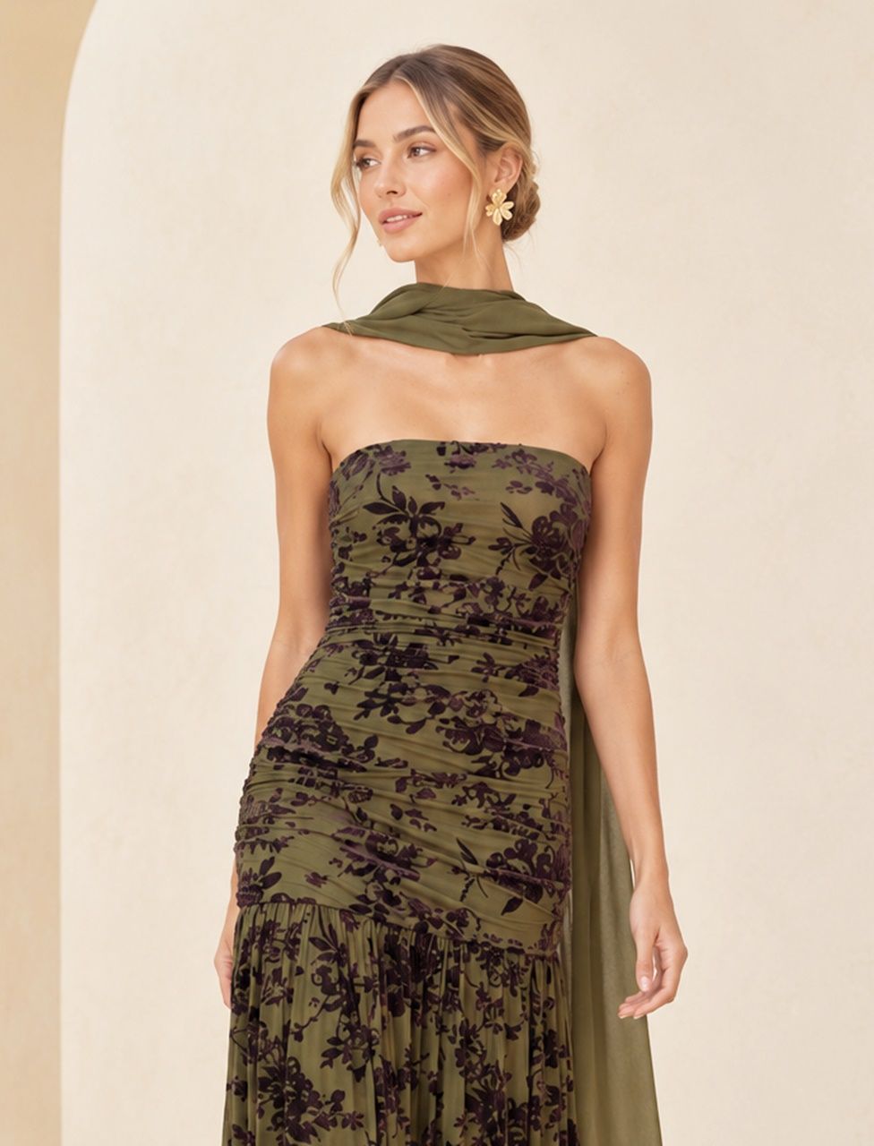 vestido tul elástico con terciopelo en color morado para invitada